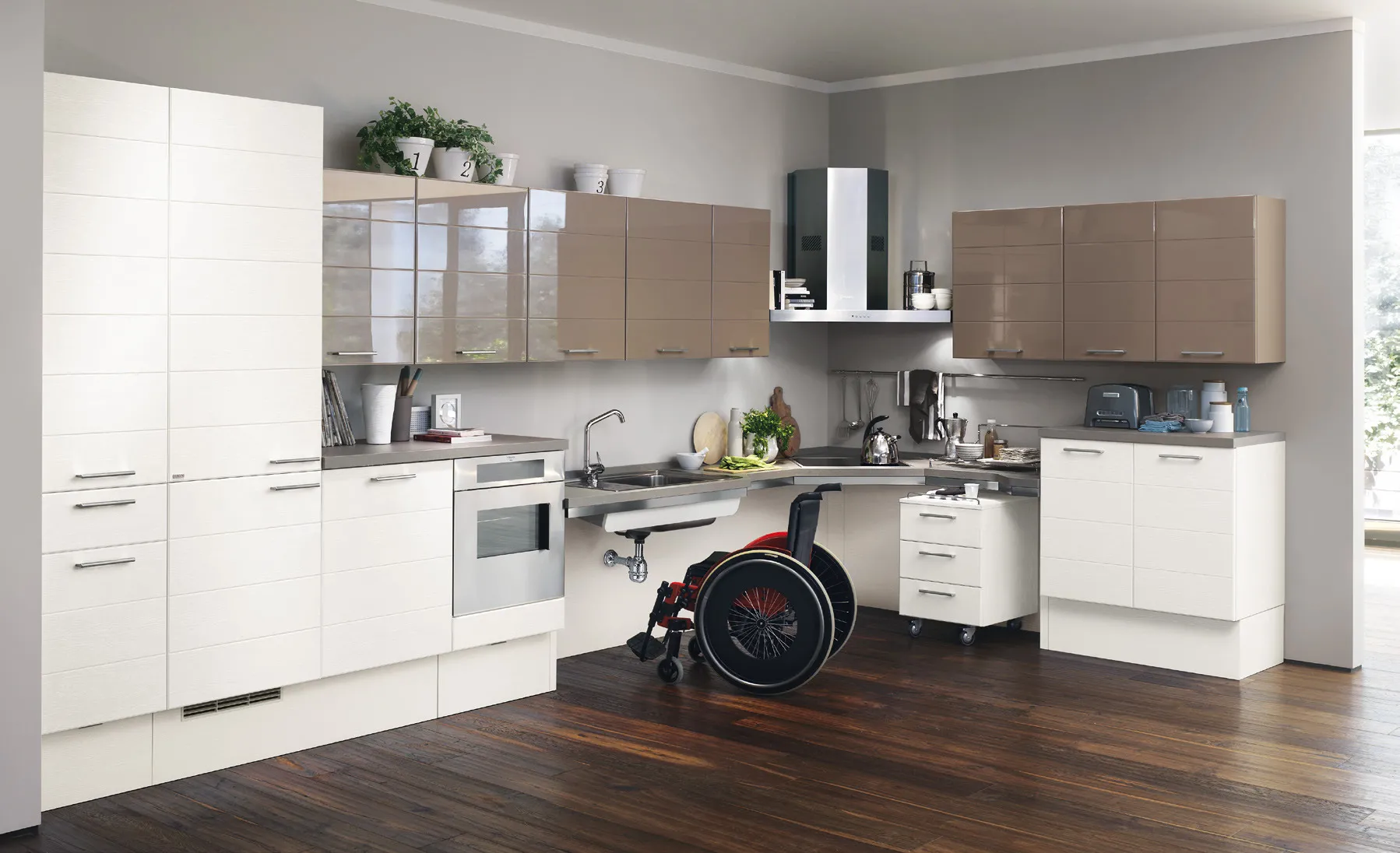 Cucina Utility System Scavolini in tortora lucido e bianco con piani sospesi ad angolo e cassettiera su ruote