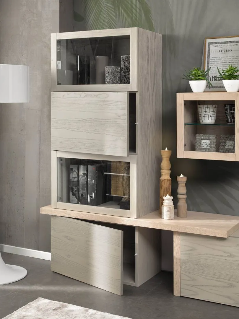 Colonna della parete Tosato 60.32 con vani in vetro, anta in legno e piano sporgente