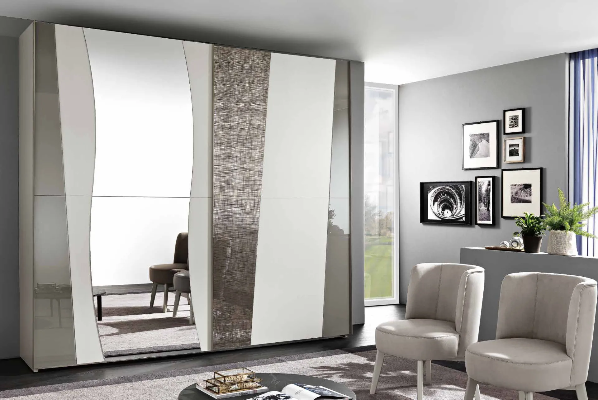 Armadio Manhattan Saber con fasce verticali materiche