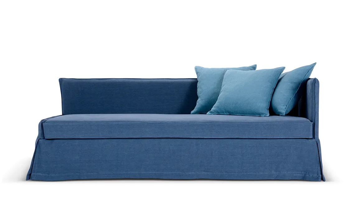 Divano letto Argo Domingo blu con cuscini azzurri, vista frontale