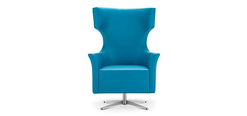 Poltrona Kari Domingo azzurra con schienale alto