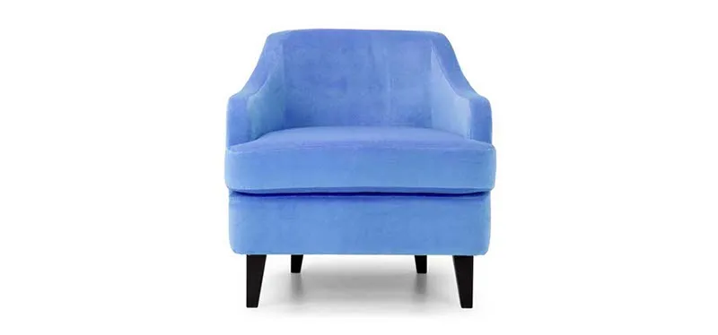 Poltrona Nor Domingo azzurra su gambe in legno