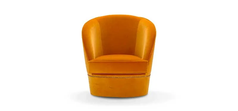 Poltroncina Dione Domingo gialla su fondo bianco