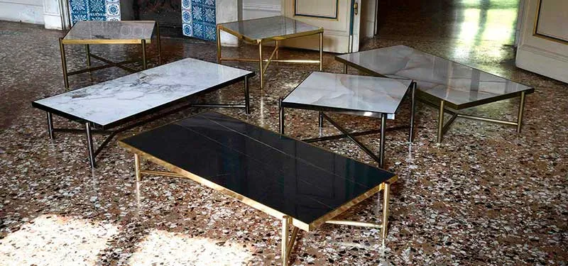 Coppia di tavolini Rea Domingo in un salone