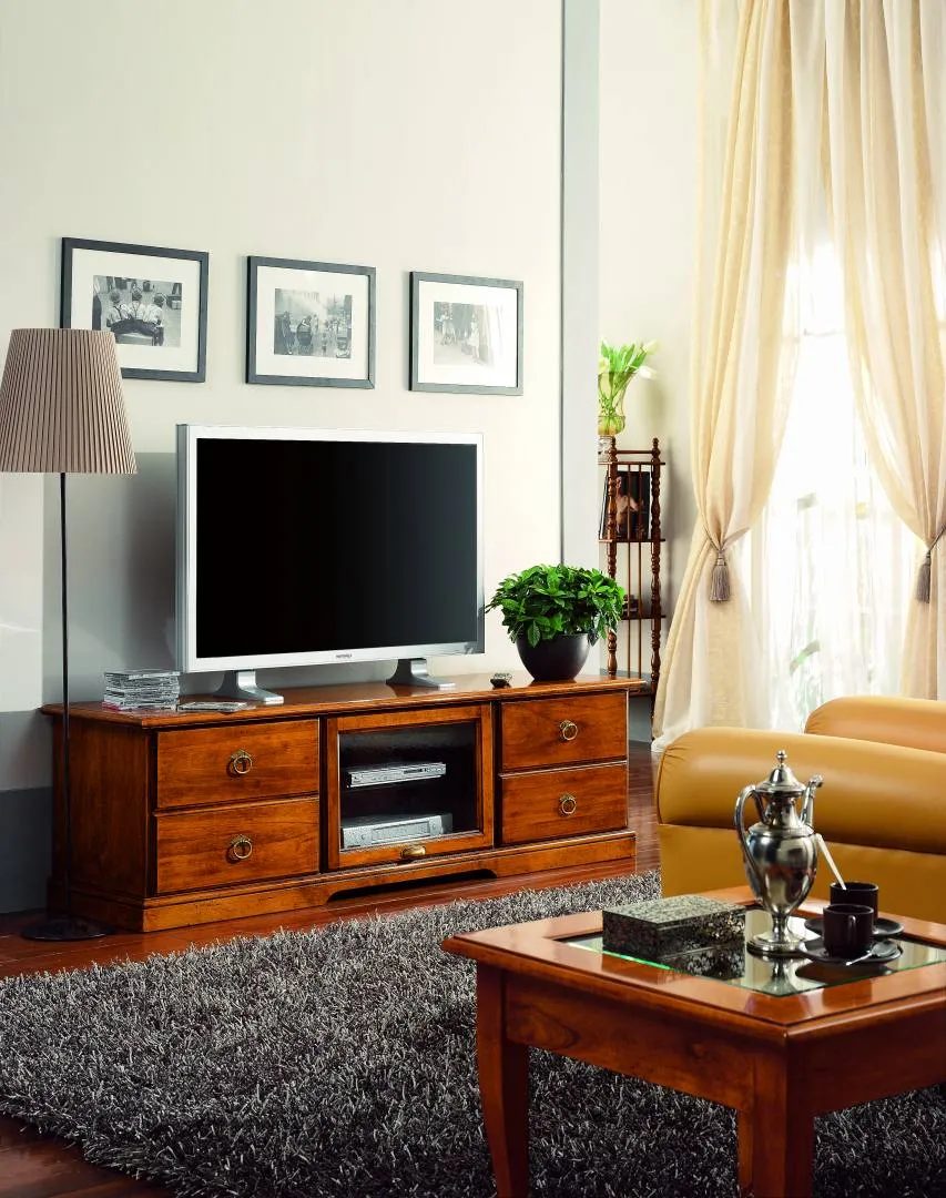 Mobile porta TV Tosato 23.18 in noce con quattro cassetti sotto la TV e tre stampe incorniciate