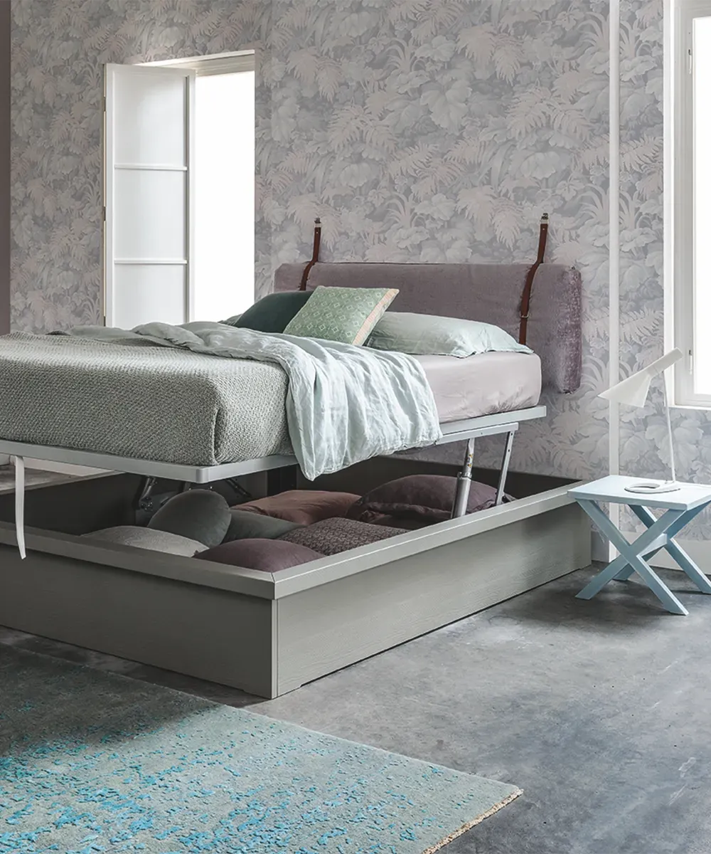Letto contenitore Helios Callesella con rete alzata e vano aperto