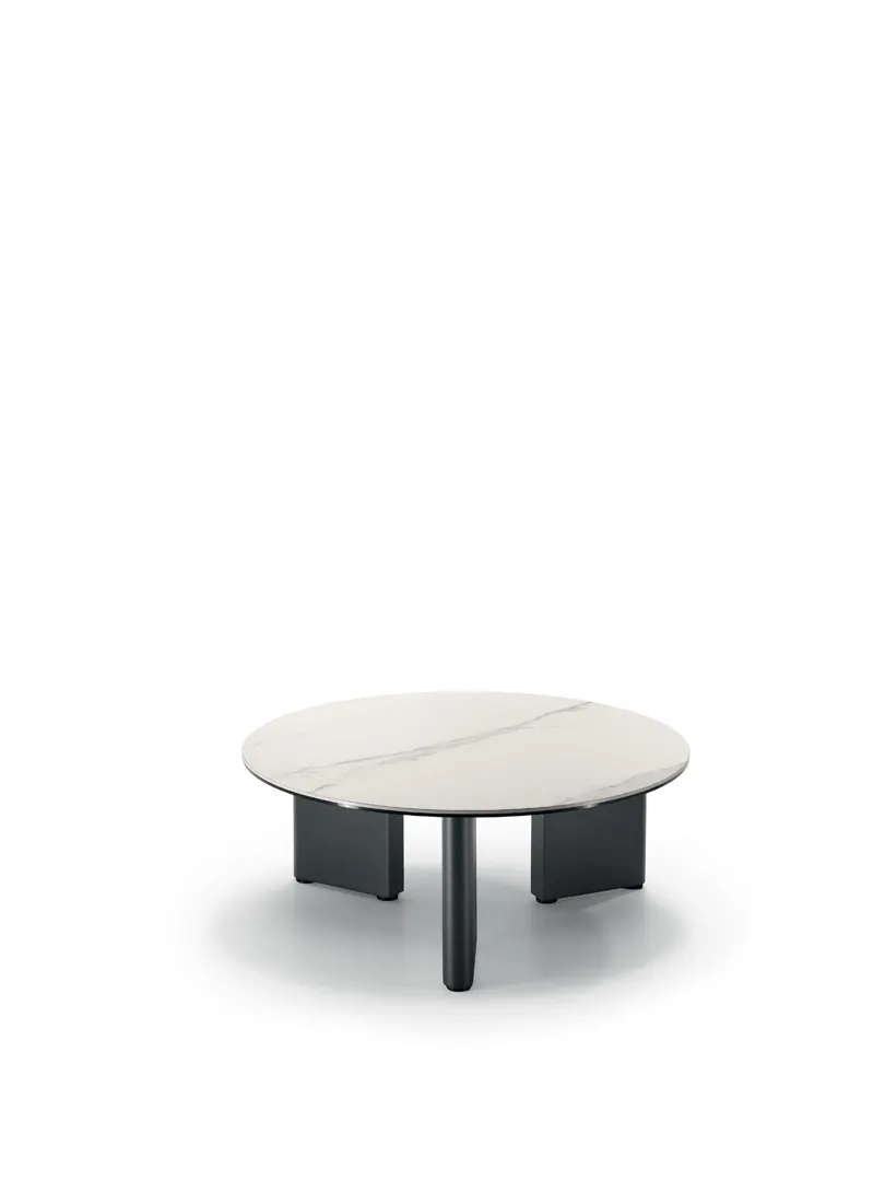 Tavolino Dot Stones rotondo in marmo bianco con sostegni antracite su fondo bianco