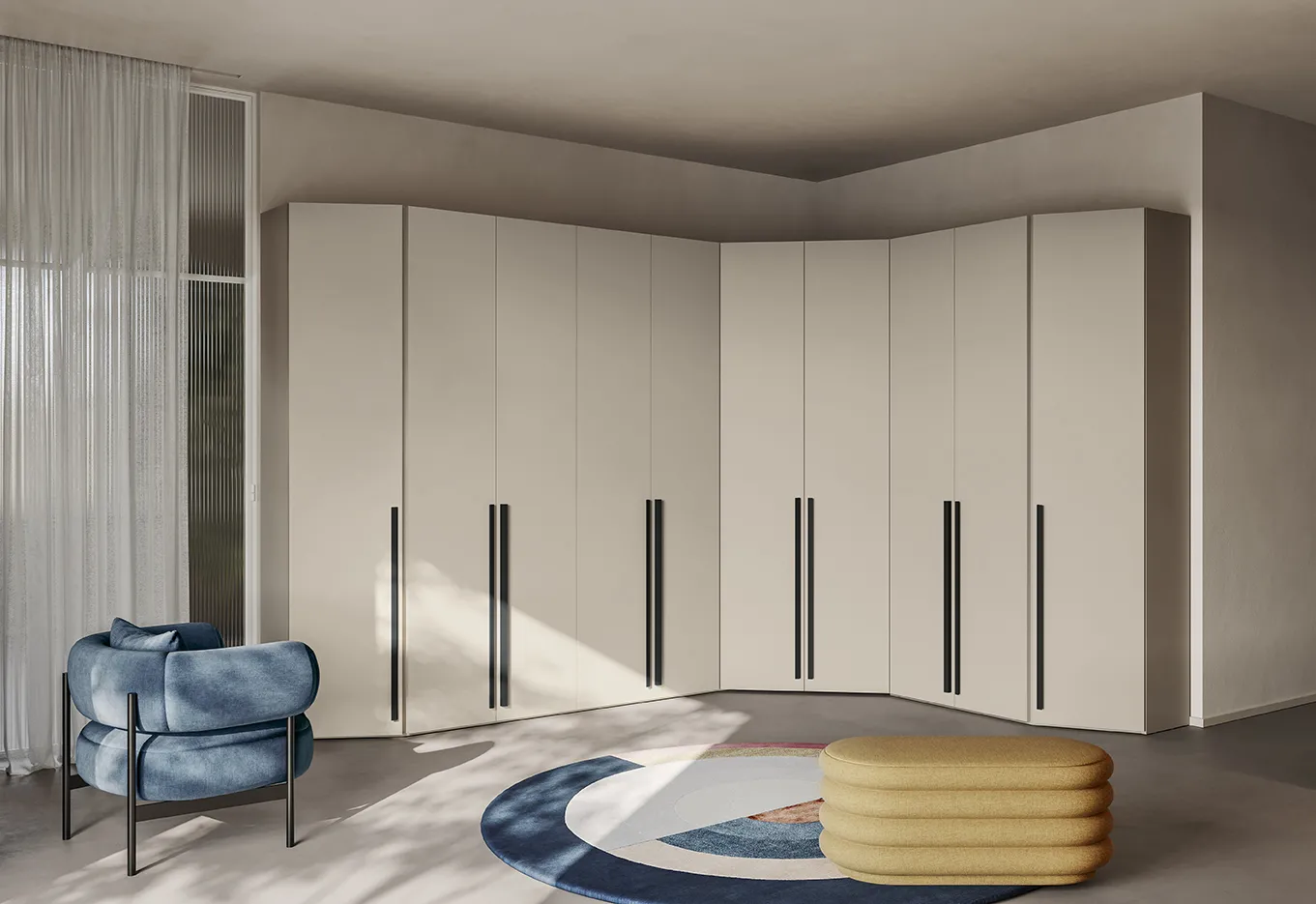 Armadio ad angolo Colombini Wardrobes con ante battenti sabbia e lunghe maniglie nere verticali