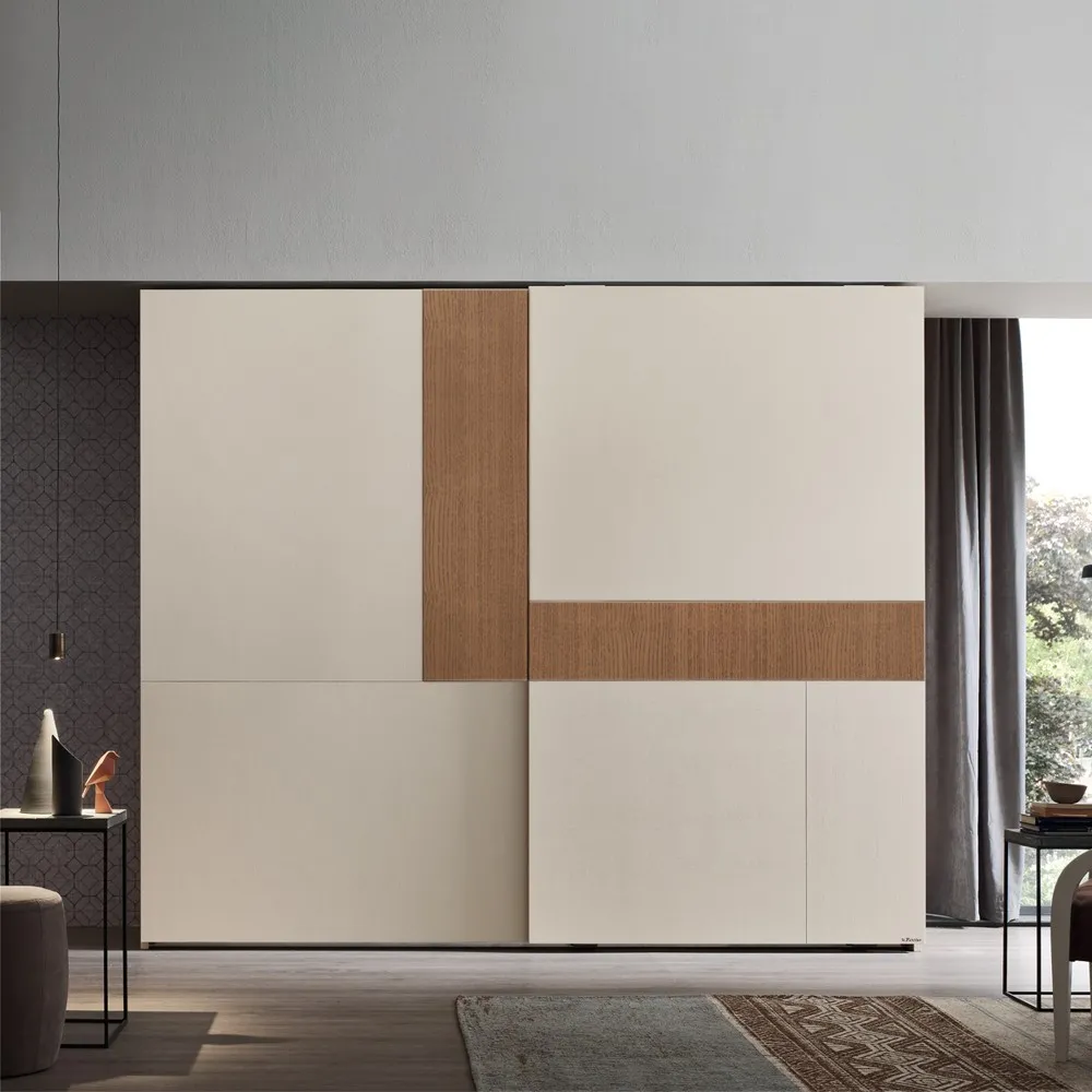 Armadio Peperoncino Le Fablier con fasce decorative in frassino zenzero