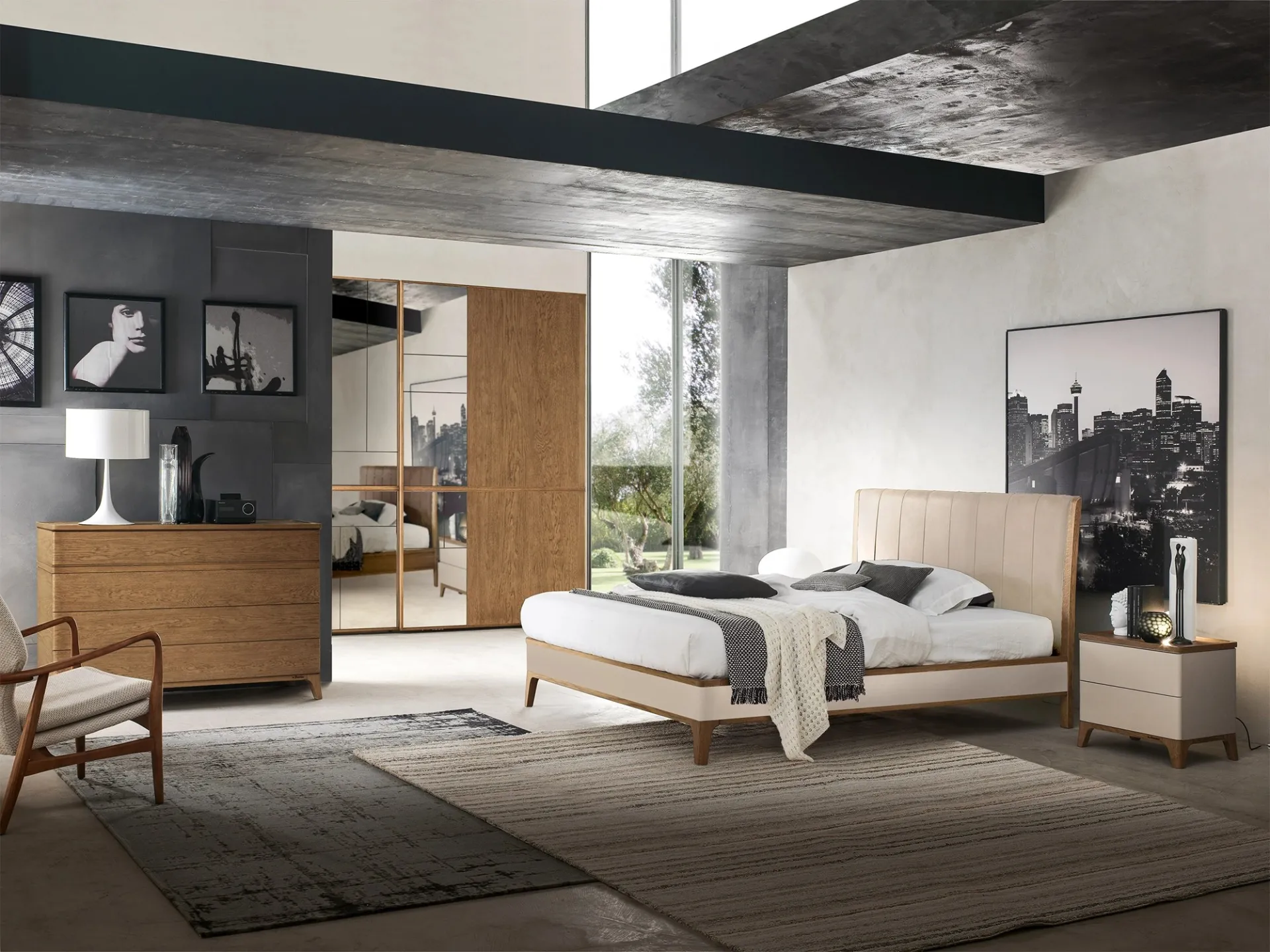 Letto Nirvana Le Fablier visto di scorcio in una camera ampia