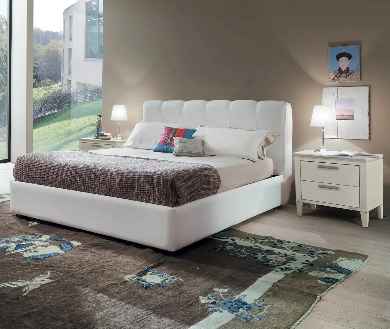 Letto Rosa Charlotte Le Fablier imbottito bianco con testata trapuntata a bande