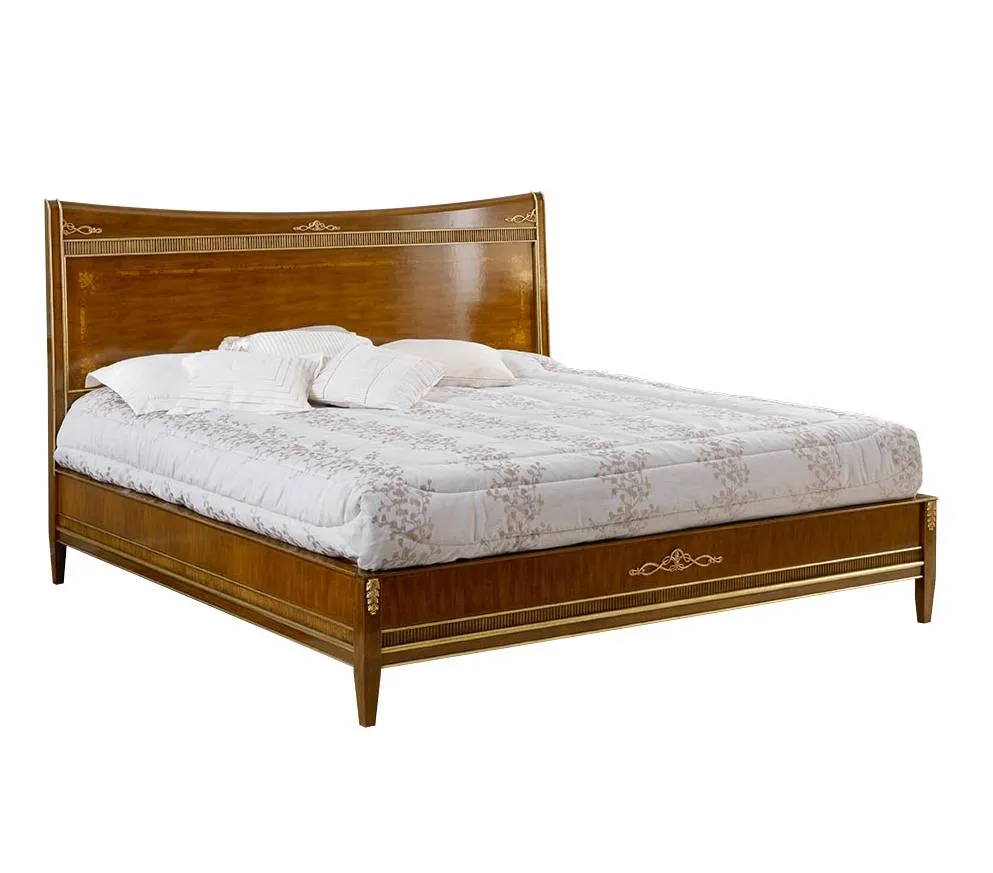 Letto Tosato 42.08 Gold con testiera arcuata e intarsi, su fondo bianco