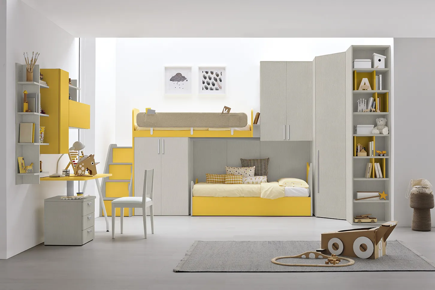 Letto Twist Colombini giallo sotto un soppalco con scala a gradini