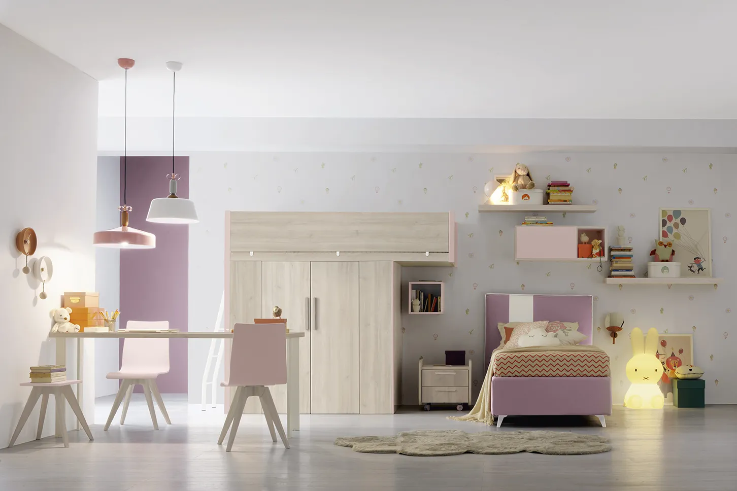 Cameretta Golf K38 Colombini con letto alto Happy in legno chiaro e letto lilla