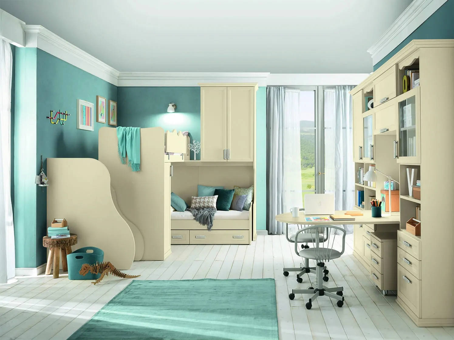 Letto classico Dafne Colombini avorio sotto un soppalco con scala, cameretta Arcadia AC025