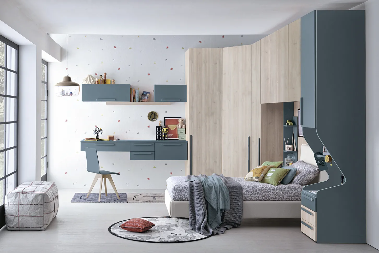 Cameretta Golf K144 Colombini con scrivania estraibile vicino al letto