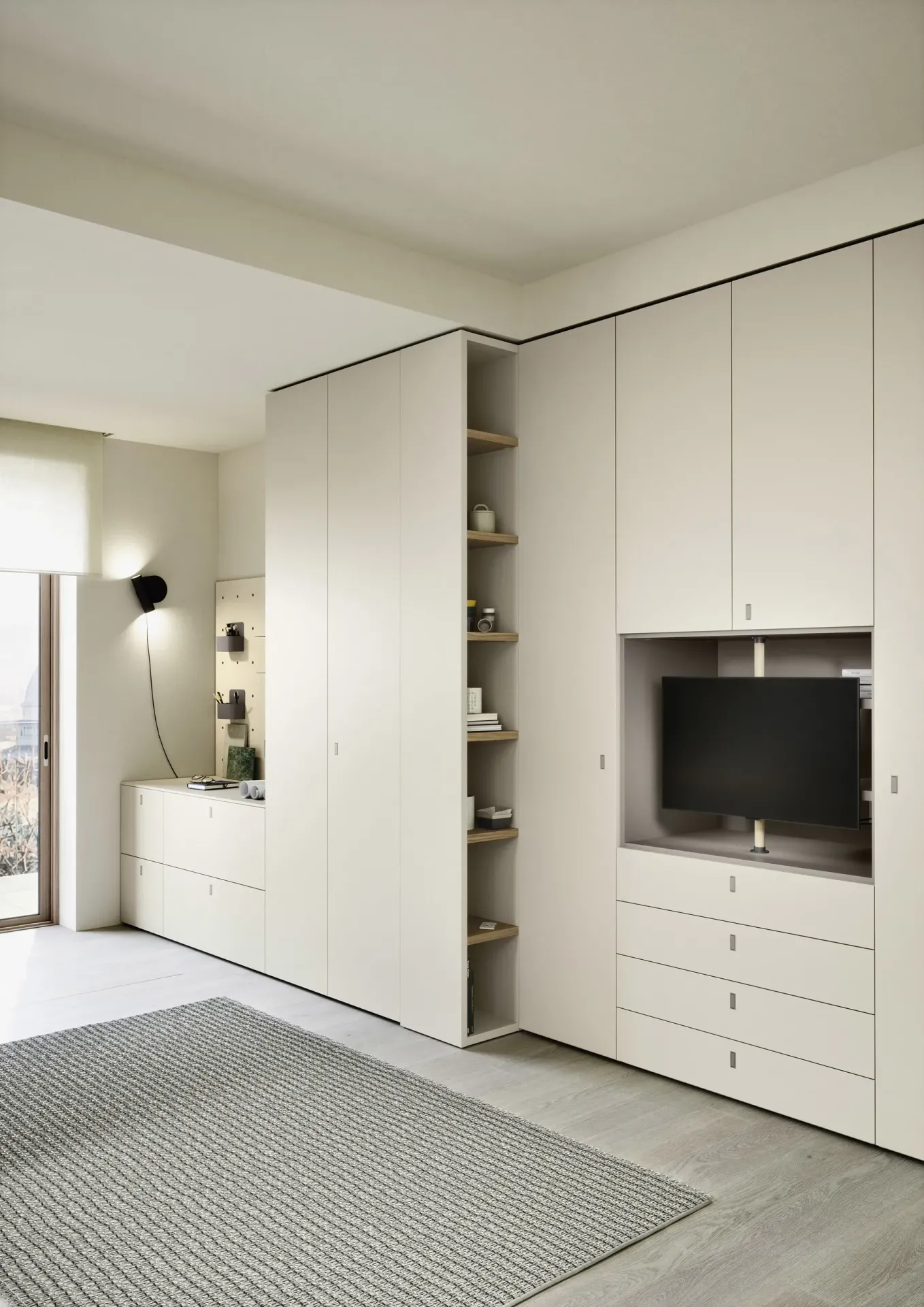 Composizione di armadi battenti Nidi con vano porta TV e cassettiera