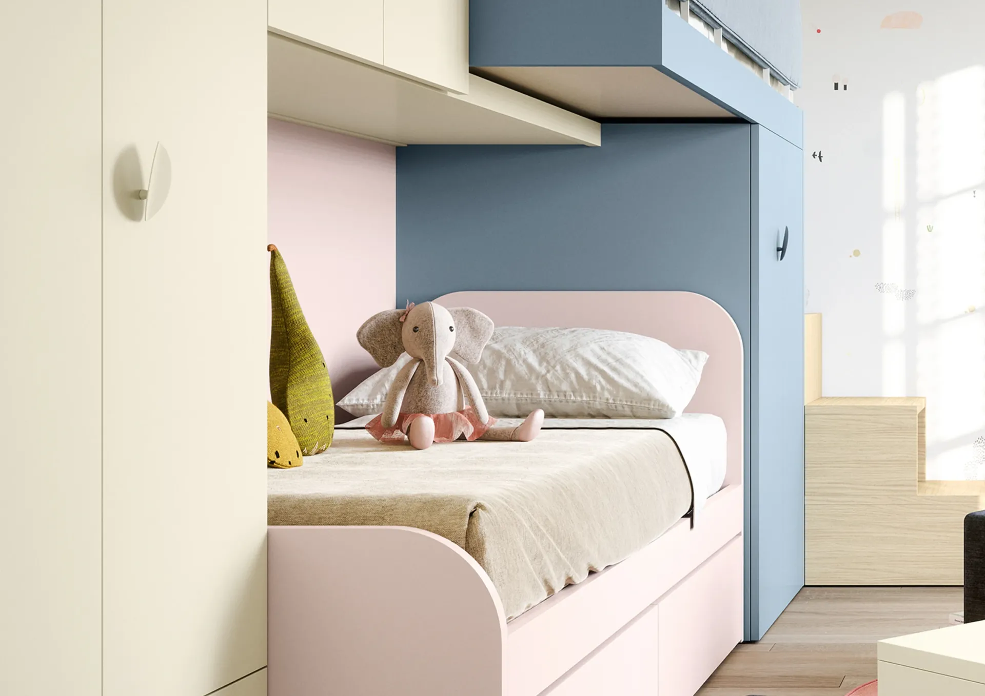 Dettaglio della testiera curva rosa del letto Turn Nidi