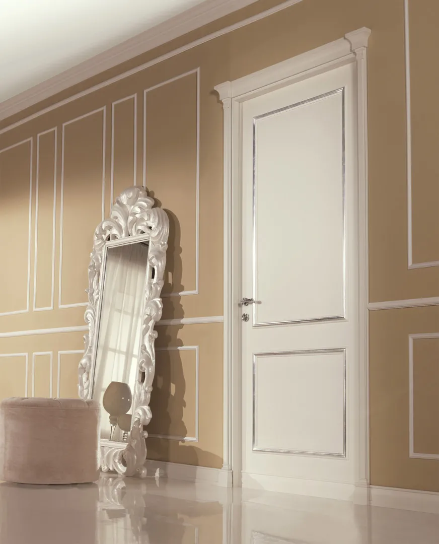 Porta interna Componibile Bernazzoli crema con boiserie e specchiera intagliata