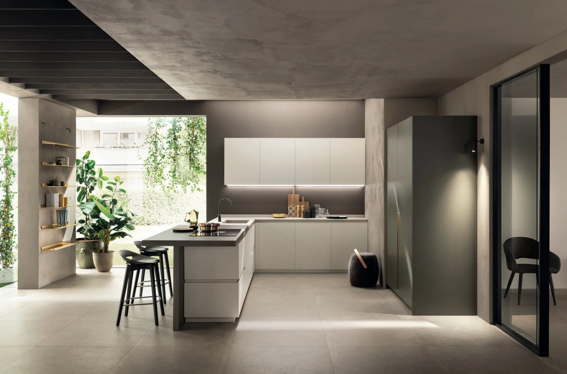 Cucina DeLinea Scavolini con penisola in laccato Bianco Prestige e piano in gres