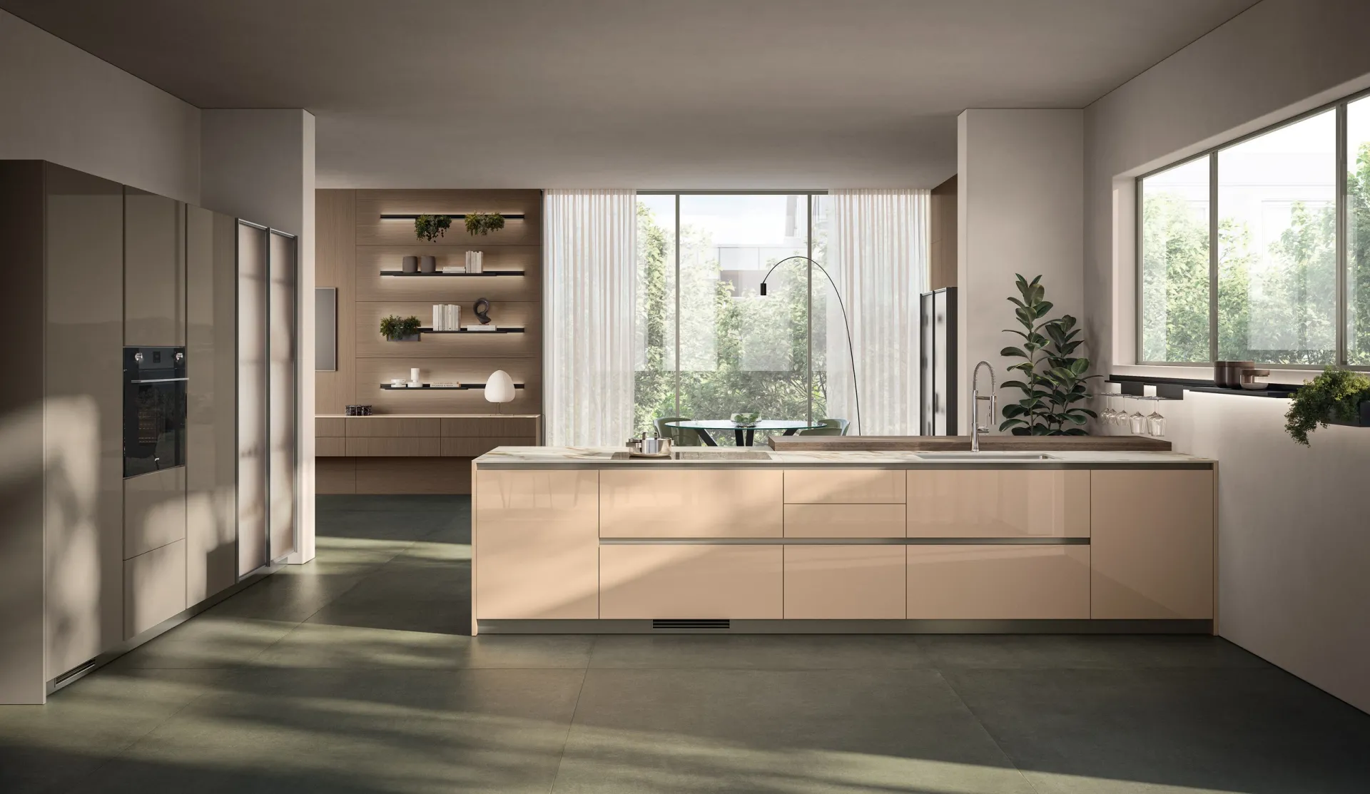 Cucina Essenza Scavolini con isola in laccato lucido Ginger e colonne Grigio Matera