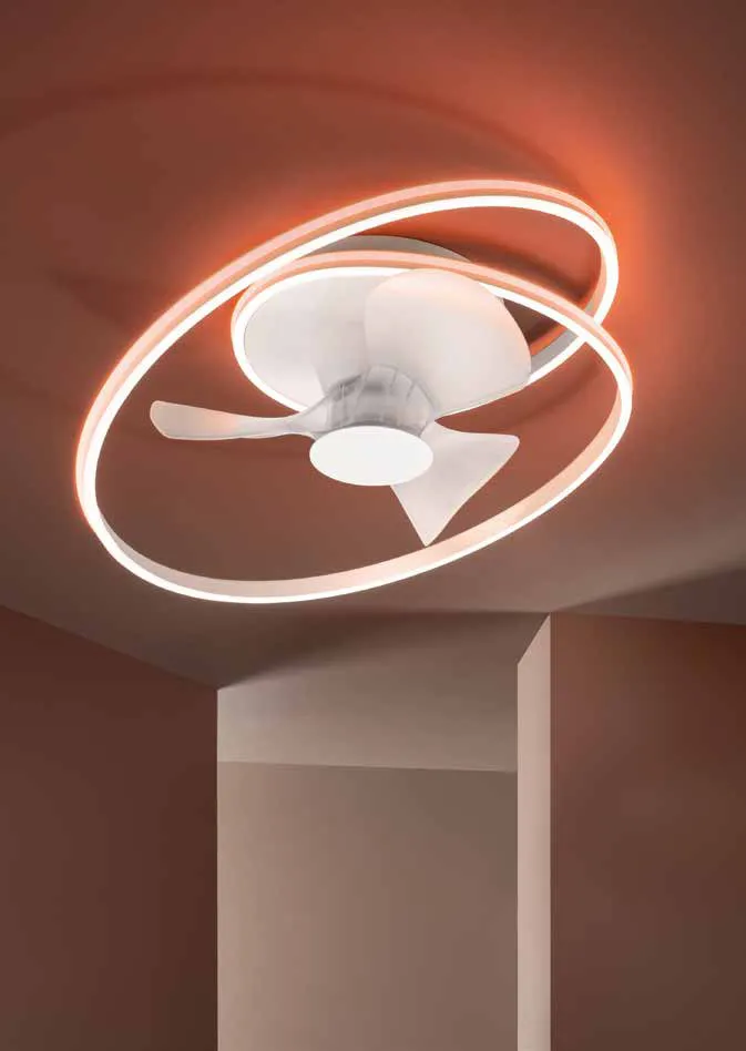 Ventilatore Auster Fan Europe con anelli LED accesi in luce rossa