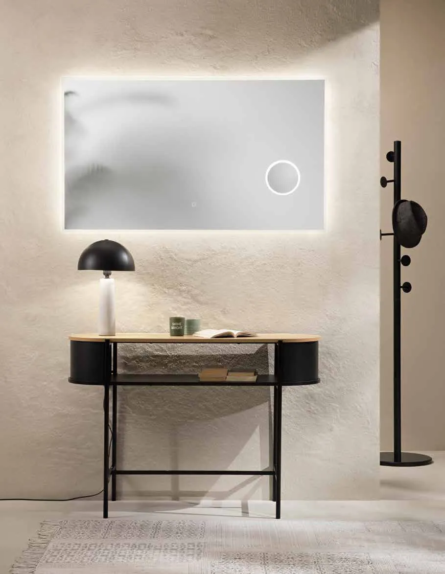 Specchio rettangolare Zoom Fan Europe con lente sopra una consolle nera
