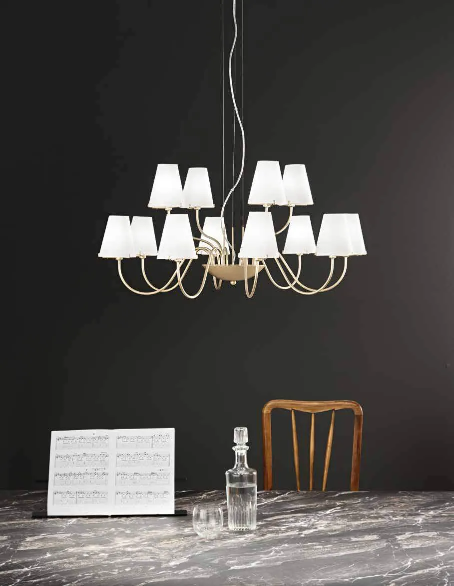 Lampadario Canto Fan Europe oro a dodici luci con paralumi bianchi