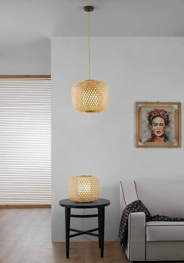 Sospensione e lume Zen Fan Europe in bambù in un soggiorno