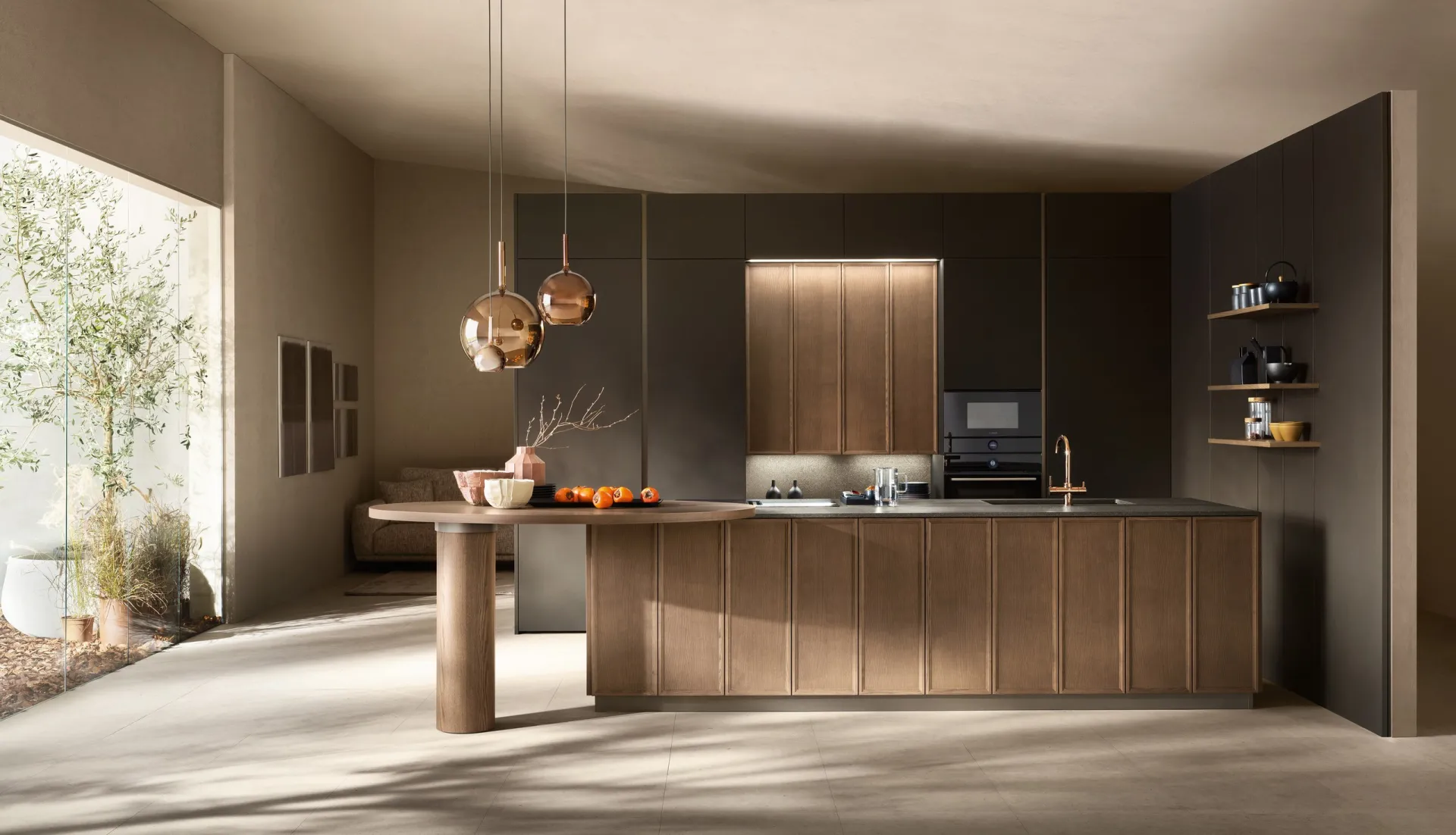 Cucina Poetica Scavolini con isola in Frassino Pecan e colonne in PET Space Black