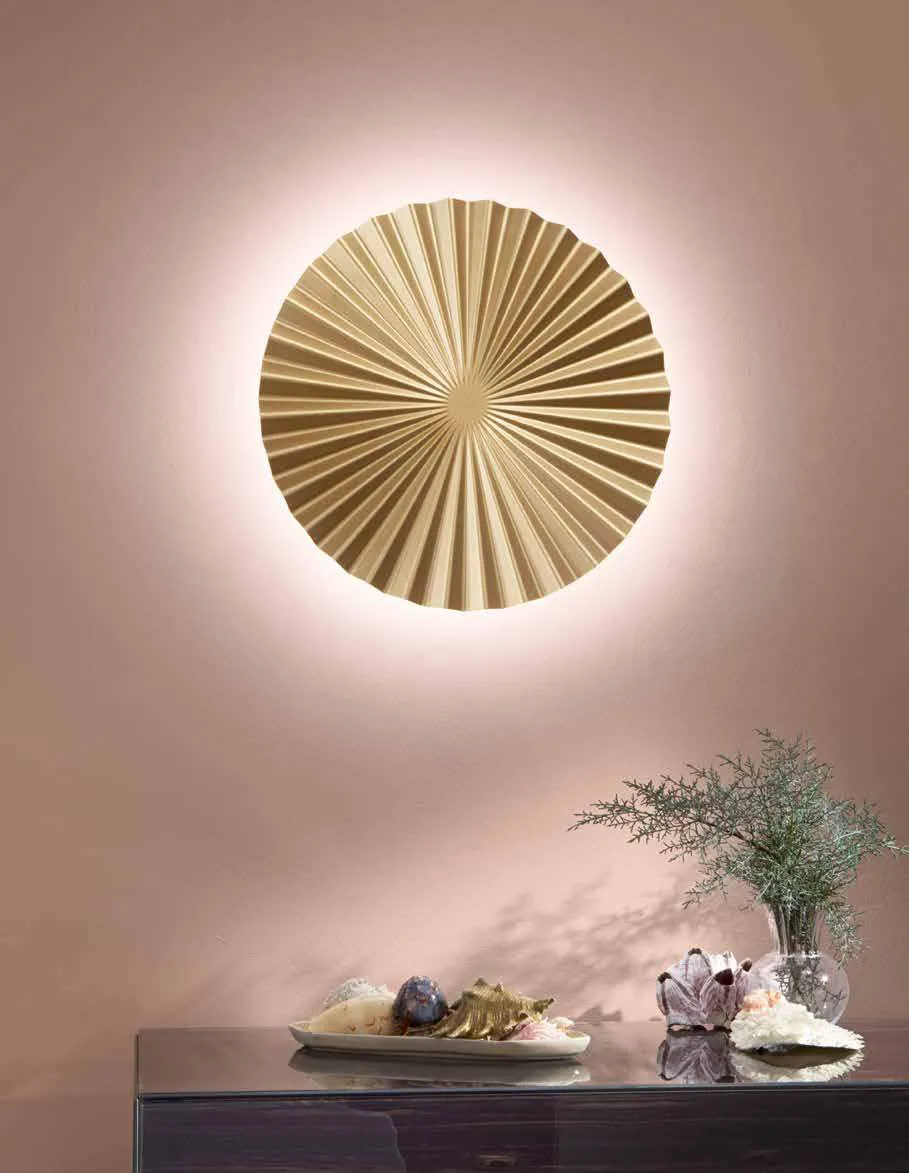 Plafoniera Anadara Fan Europe oro a conchiglia montata su parete rosa
