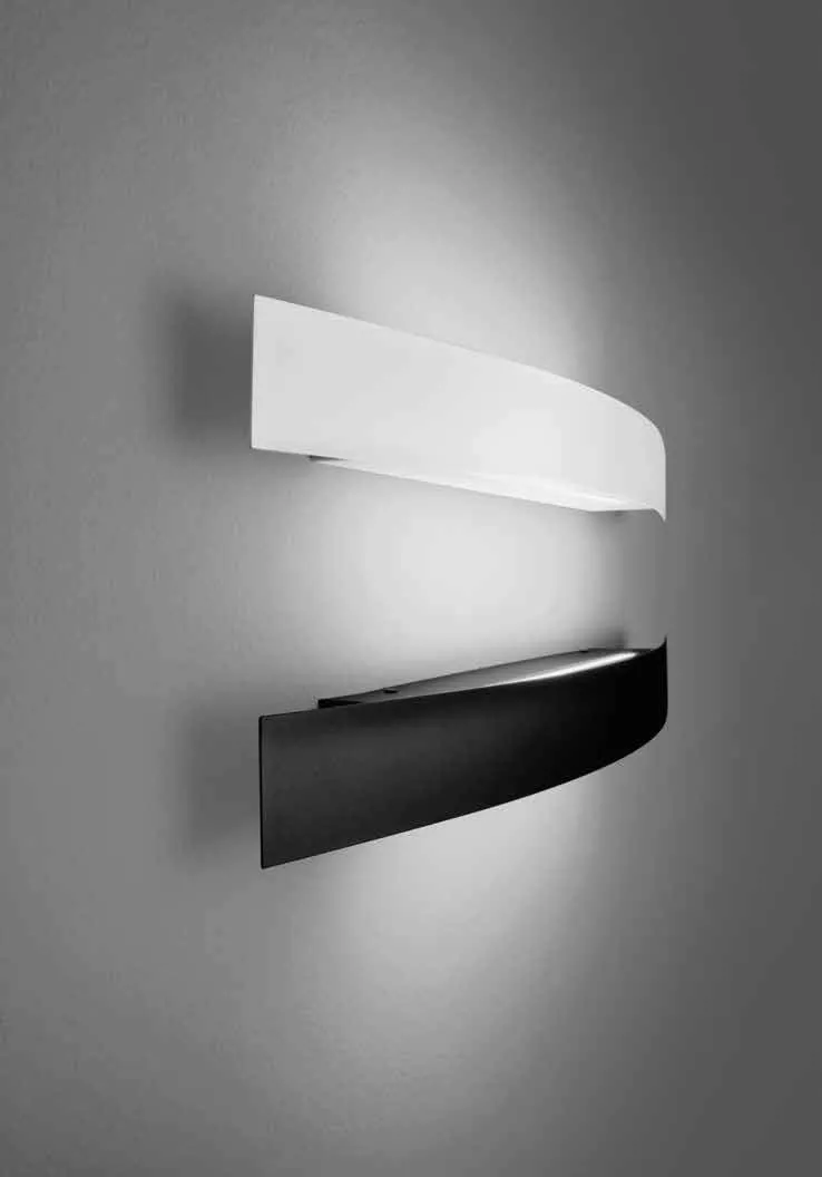 Applique Spoiler Fan Europe bianca e nera a lama curva