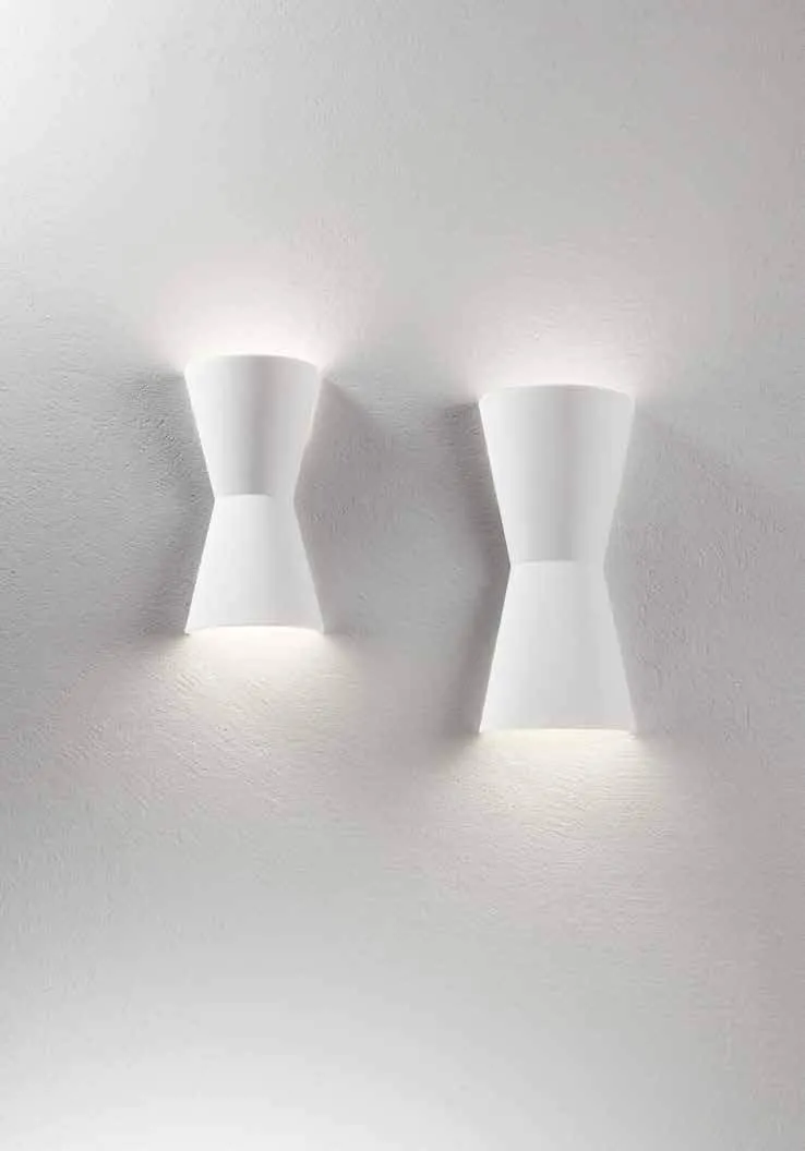 Applique Clepsydra Fan Europe in due misure con fasci di luce