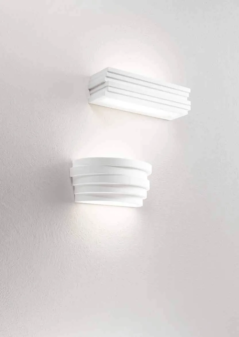 Applique Flow Fan Europe in due misure a strati sfalsati