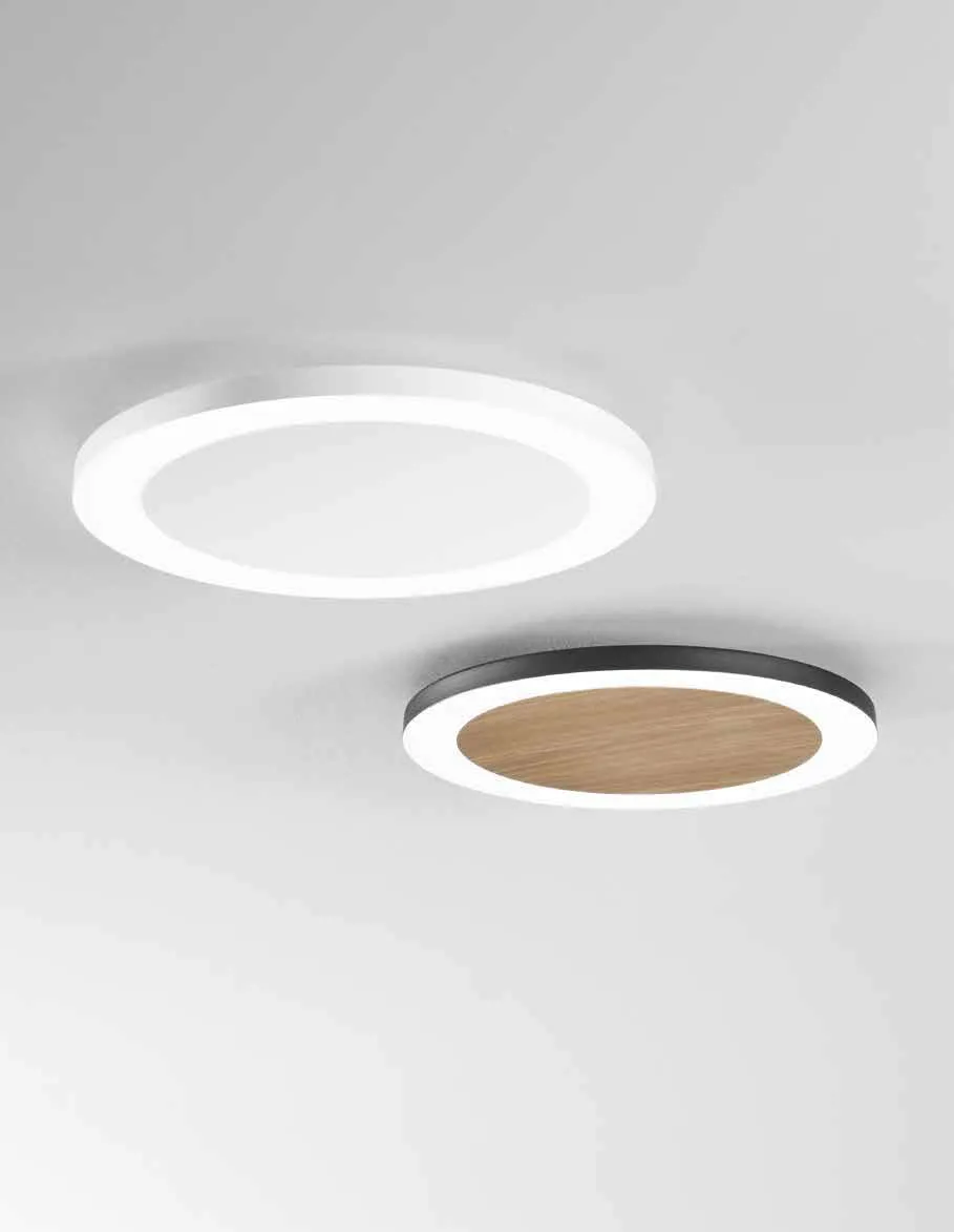 Plafoniere Samsara Fan Europe bianca ed effetto legno su soffitto