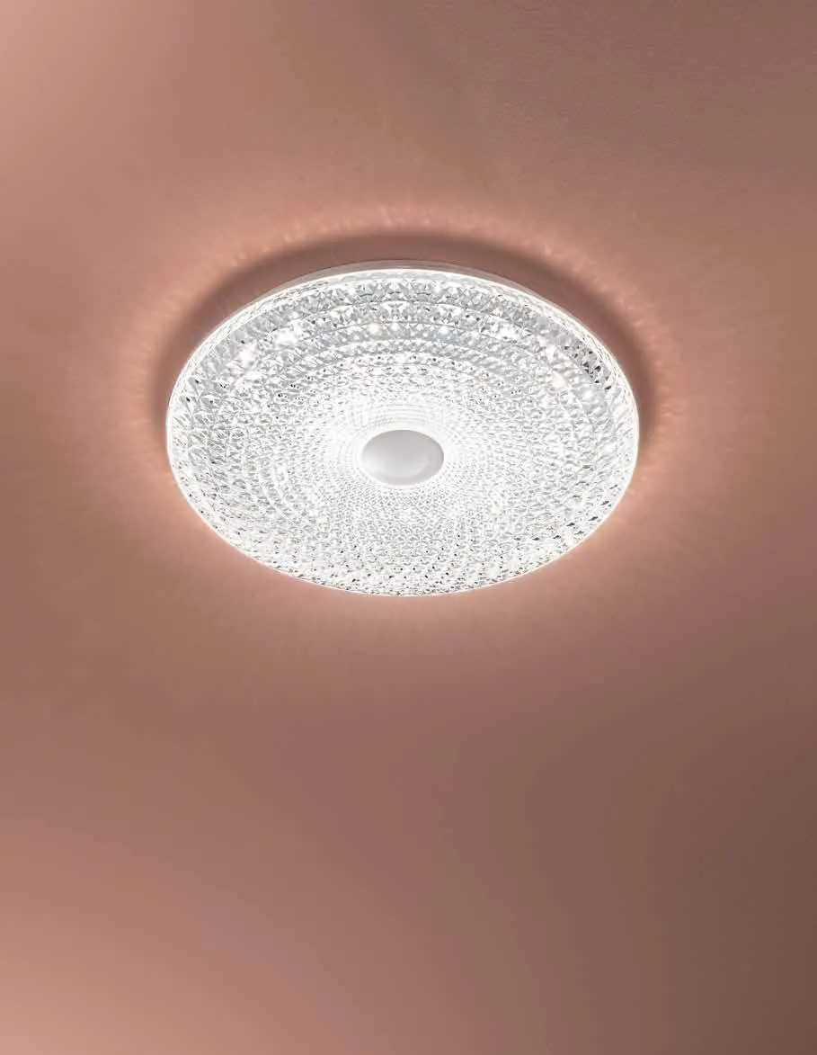 Plafoniera Unika Fan Europe effetto diamantato su soffitto rosa