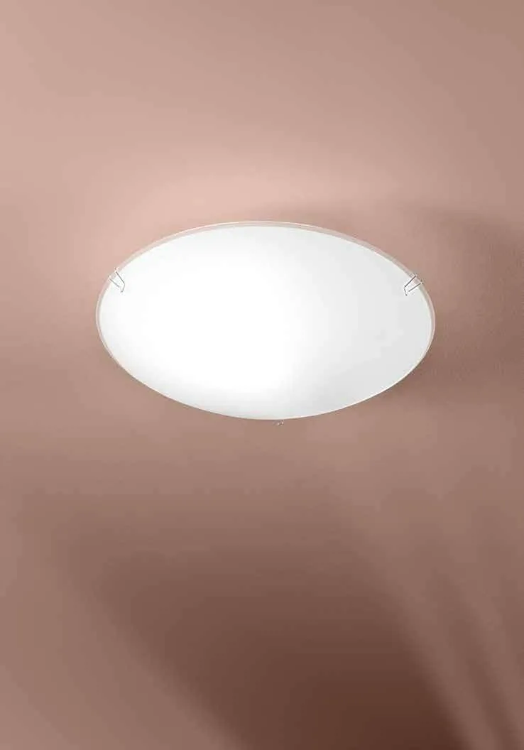 Plafoniera Egizia Fan Europe tonda in vetro bianco montata su parete rosa