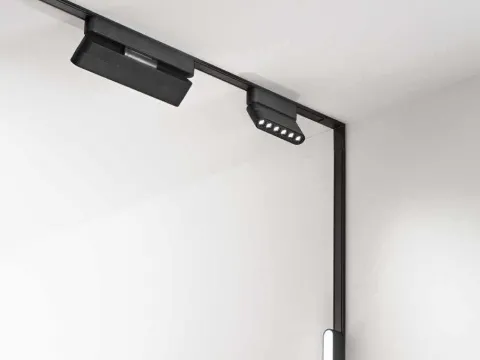 Vai alla foto 1