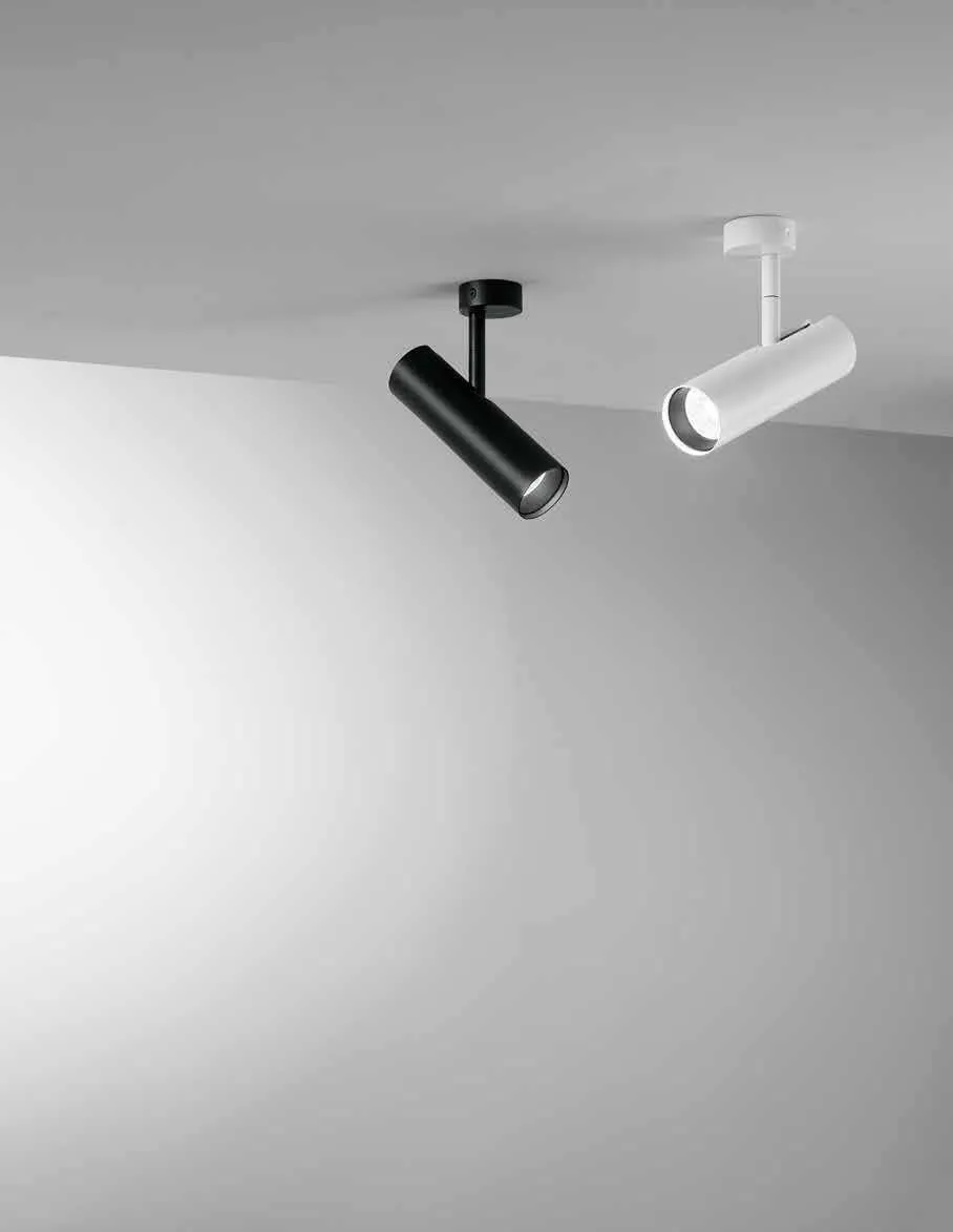 Faretti per binario Rocket Fan Europe nero e bianco su soffitto chiaro