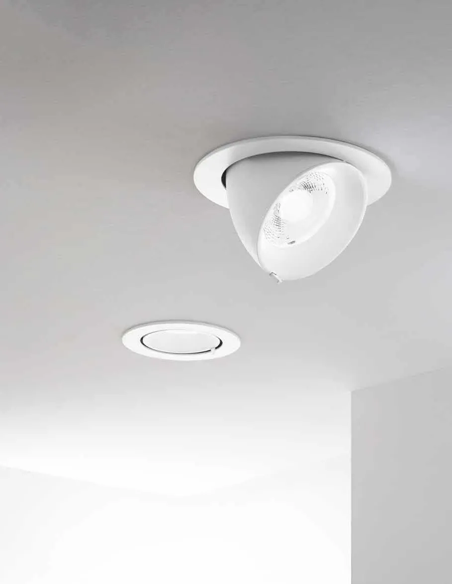 Faretti da incasso Delta INC Fan Europe bianchi orientabili su soffitto chiaro