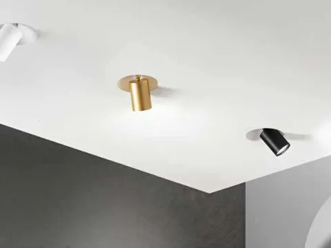 Vai alla foto 1