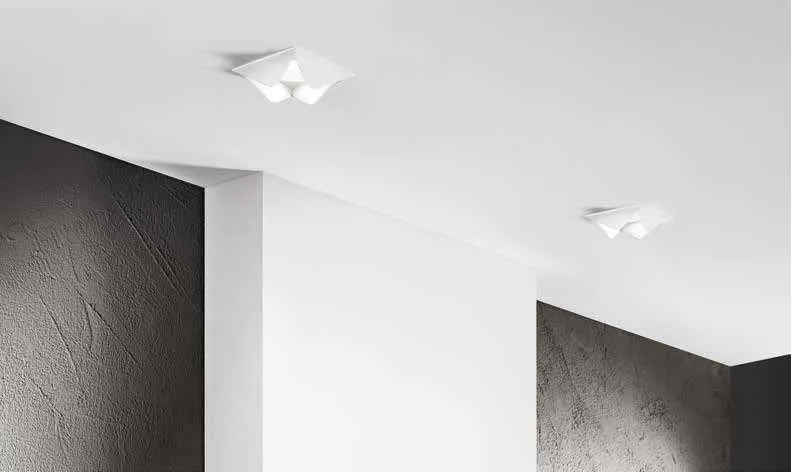 Faretti da incasso Brick Fan Europe in un soffitto sopra pareti scure