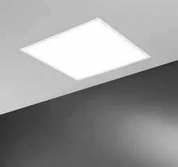 Pannello LED Panel HL Fan Europe quadrato acceso in un soffitto chiaro