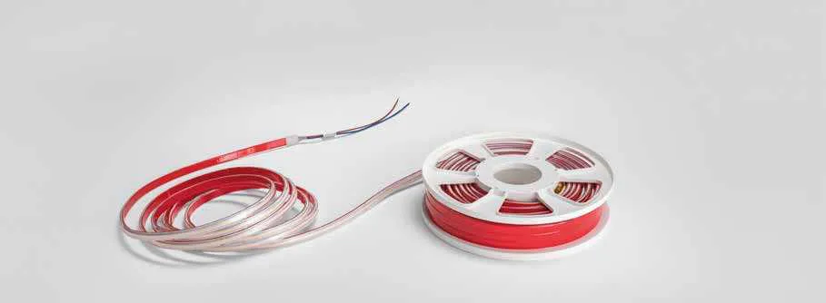 Bobina di strip LED 220V COB Fan Europe rossa con striscia srotolata
