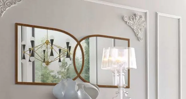 Cornice Icon 2.4 Imba sopra la credenza in noce, ritaglio della scena