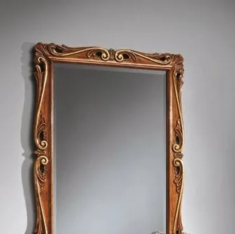 Specchiera intagliata in legno Trend Style Imba, ritaglio della scena