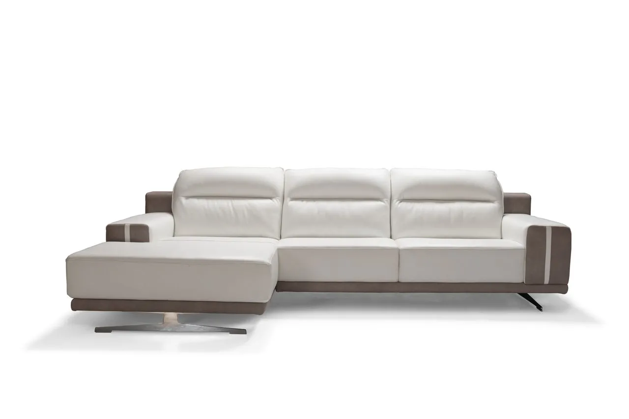 Divano Satis Max Sofà con chaise longue, vista frontale su fondo bianco
