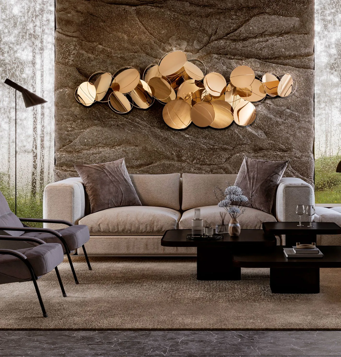 Scultura da parete Serenity Schuller a dischi metallici sopra un divano grigio
