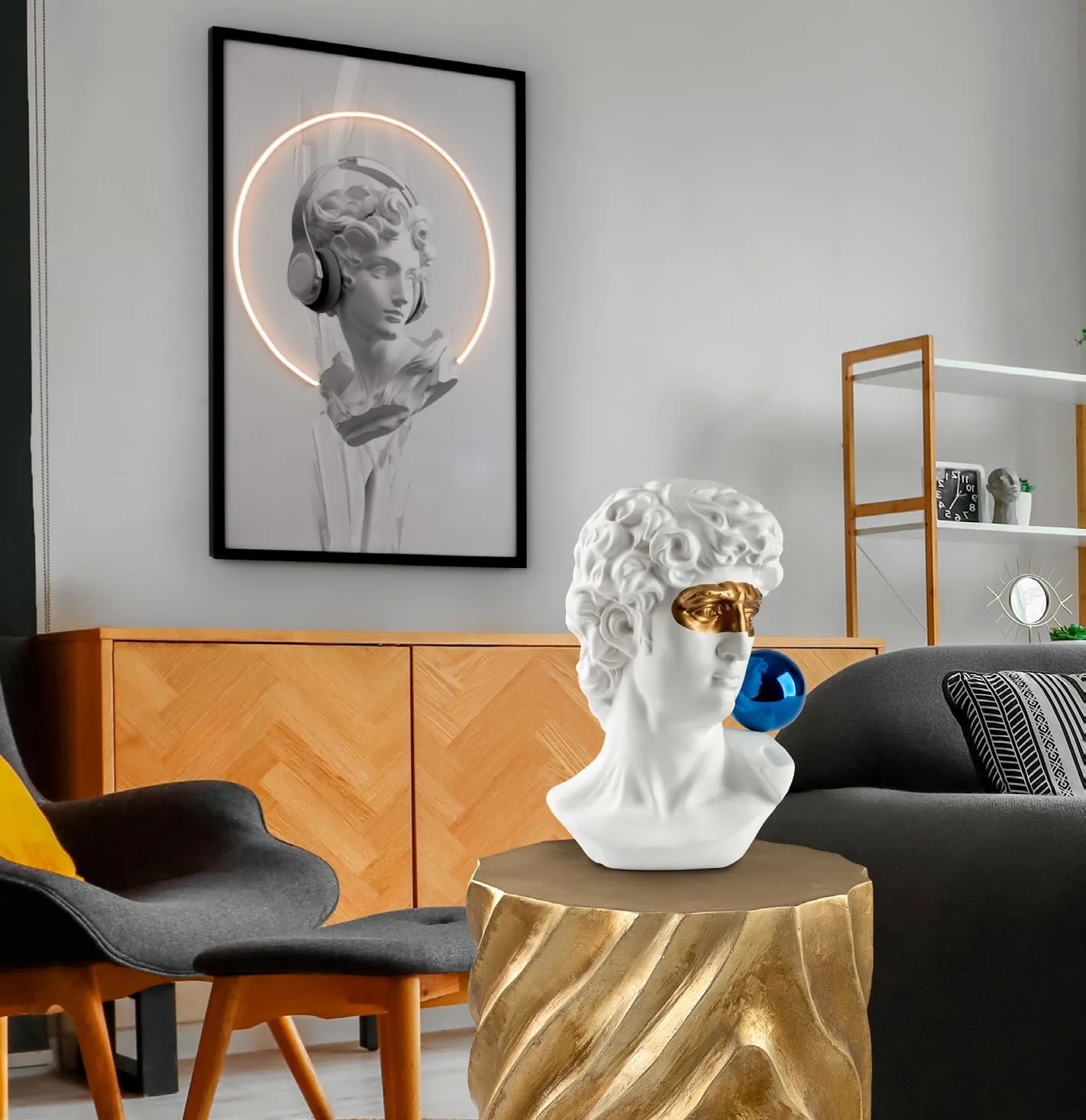 Busto David Schuller bianco con dettagli oro e blu su un tavolino dorato