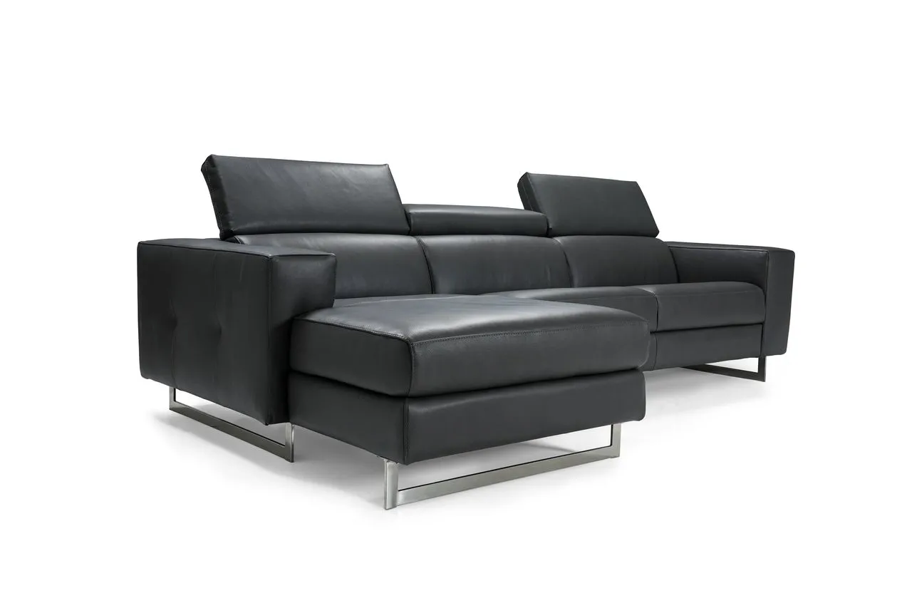 Divano Ariel Max Sofà con chaise longue e poggiatesta alzati, vista di tre quarti